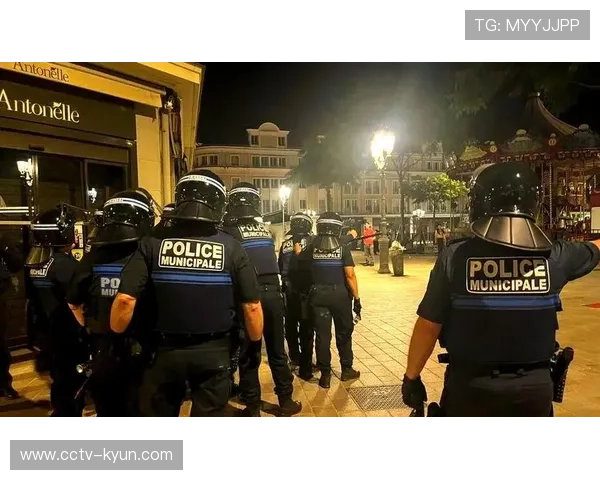 欧冠门票倒卖案频发，多国警方联合展开专项整治行动。